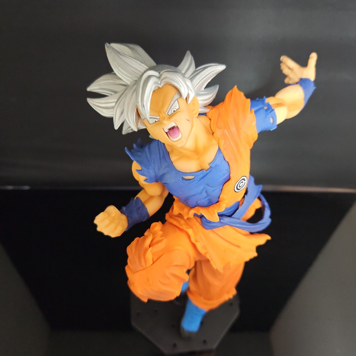 バンプレスト身勝手の極意孫悟空画像が全てです。ご入札前には必ず商品説明をお読みください台座違いキズ有約26㎝位です拍卖