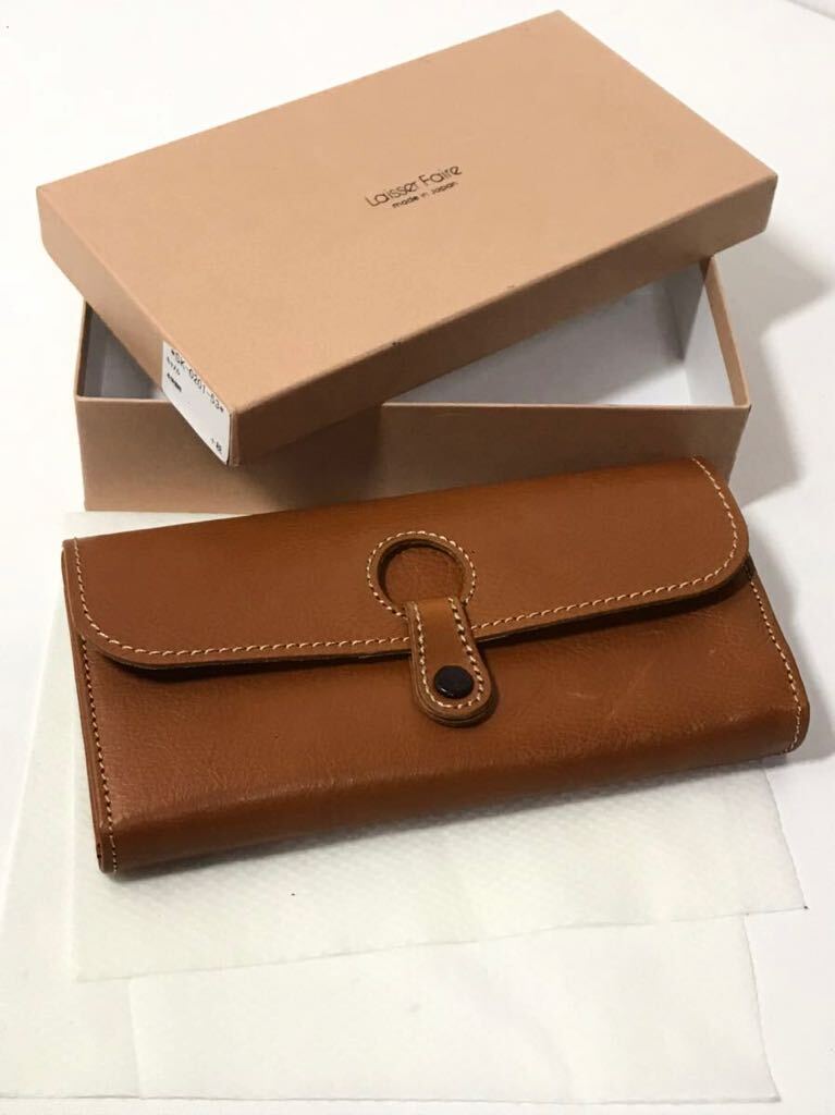 新品未使用 LILY(リリー)Laisser Faire バングラ牛革/ シボレザー・ベロホック留めカブセ長財布拍卖