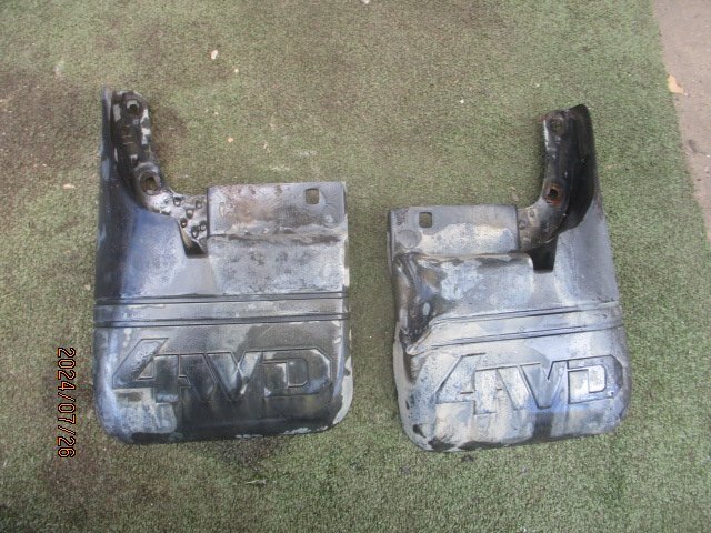 (0281)PD8W デリカ スペースギア リアマッドガード 泥除け 左右拍卖