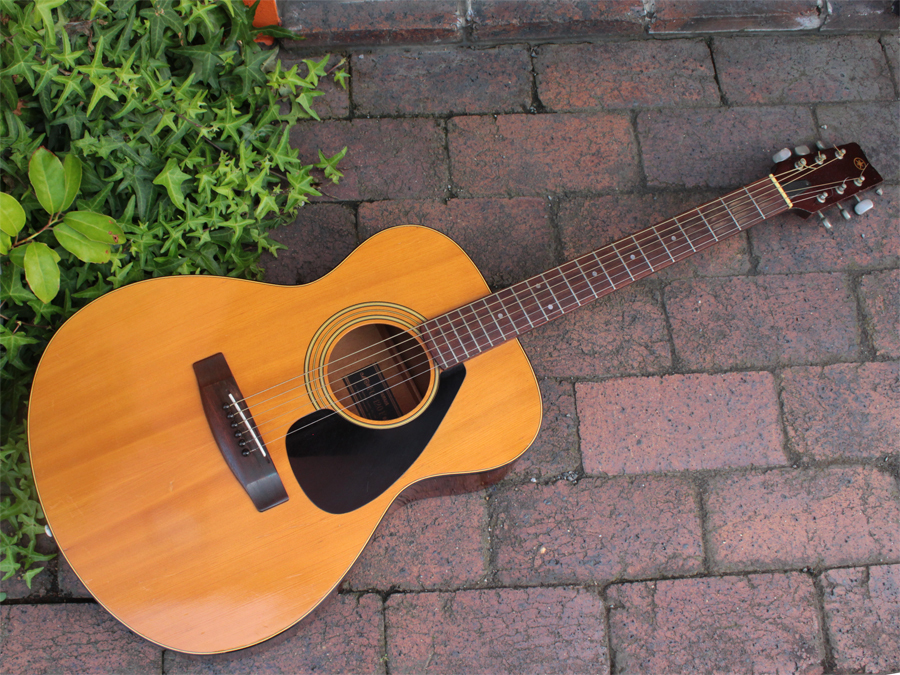 ヤマハ♪1975年モデル♪♪YAMAHA FG-120F♪♪♪黒ラベル拍卖