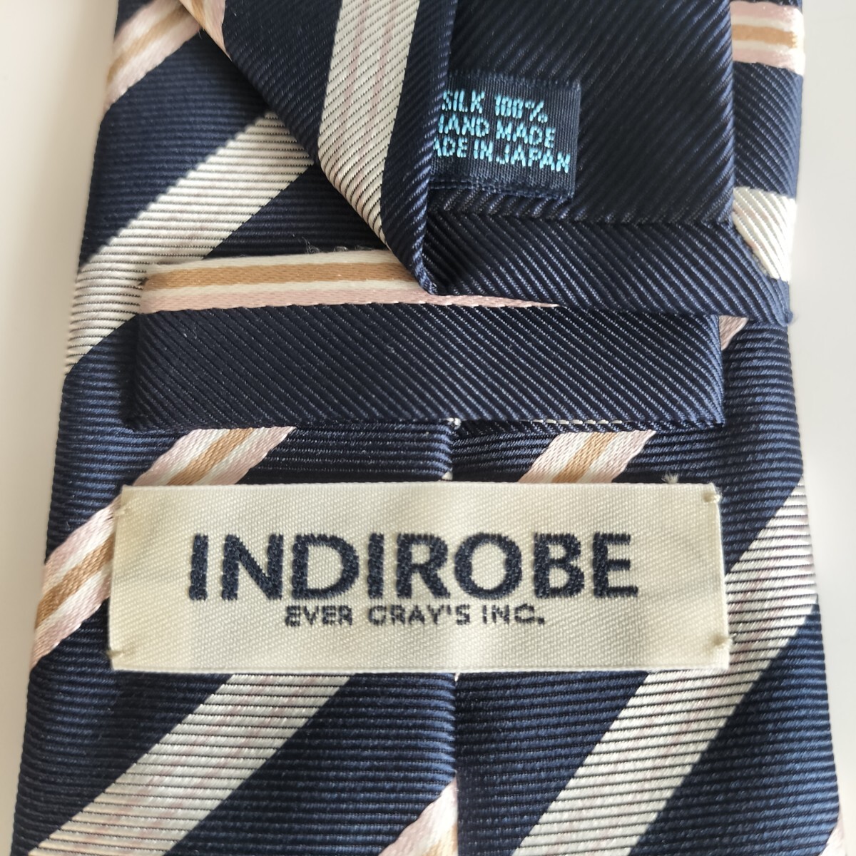 INDIROBE(インディローブ)紺ベージュ白ストライプネクタイ拍卖