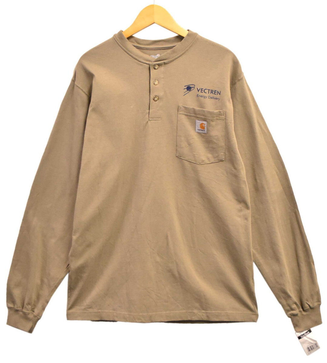 展示品 カーハート 企業物 別注プリント入り ヘンリーネック 長袖Tシャツ 胸ポケット サンドベージュ系 S 新品(32605拍卖