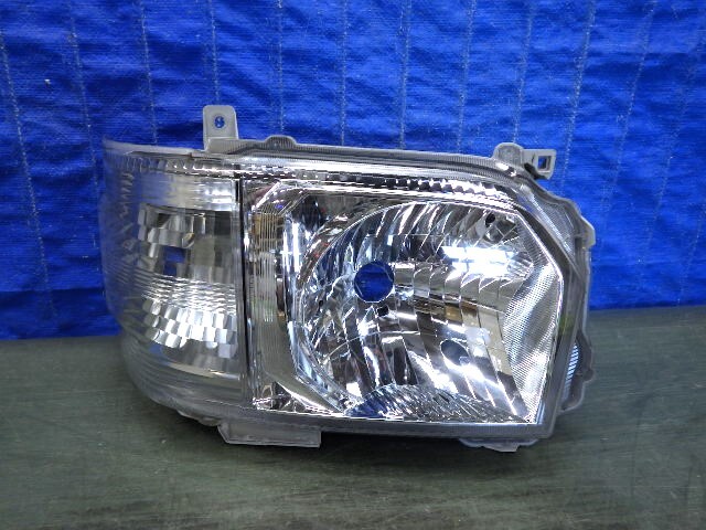 3004 ハイエース 200 後期 4型 5型 6型 左ライト ハロゲン 26-131 71 レンズ美品拍卖