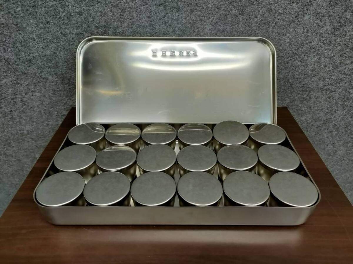 ステンレス製 検食容器 18個 中子 蓋付 ケースあり拍卖