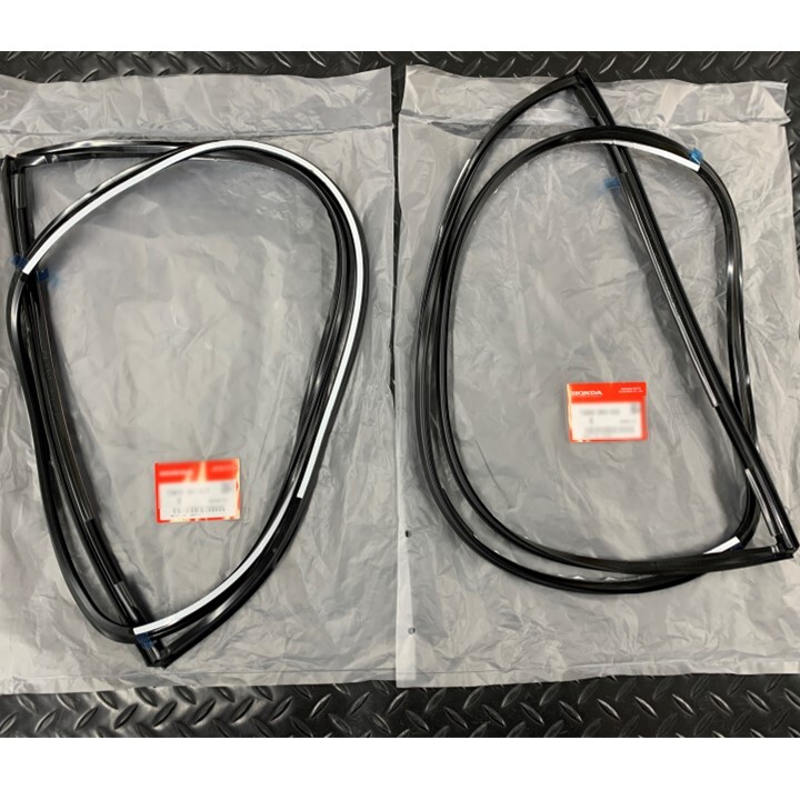 ★未使用 純正 CIVIC シビック EG3 EG4 EG5 EG6 クォーターモールディング 右側 左側 2点セット CIVIC 窓のゴム リア ホンダ HONDA拍卖