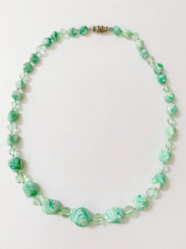 【希少】ヴィンテージ グリーン マーブルガラス ネックレス ヴェネチアンガラス レア レトロ トンボ玉 コスチュームジュエリー 舞台拍卖