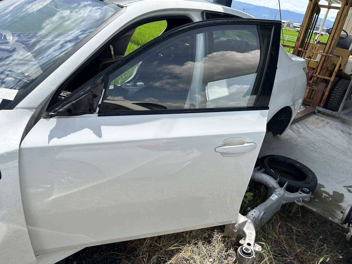 E60 NB50 BMW M5 左 フロントドア 一式 助手席 拍卖