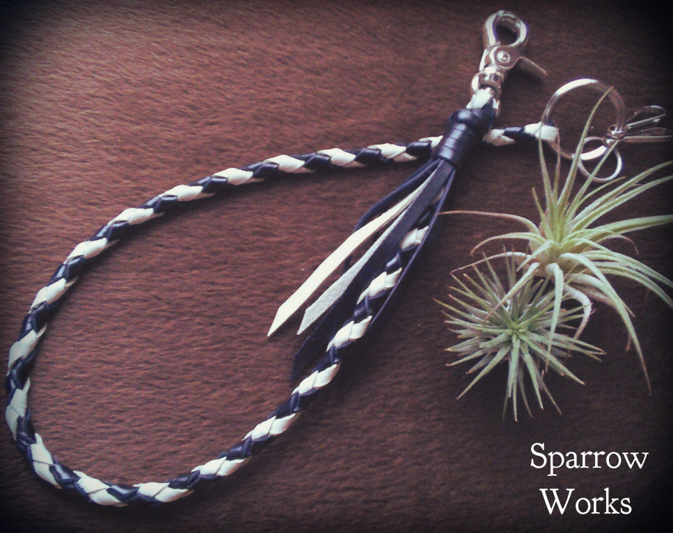 ★白x黒 ゼブラ レザーウォレットチェーン 日本製★オリジナルハンドメイド 革 レザー編み込み 革財布用 ツールホルダー 本革 アクセサリー拍卖