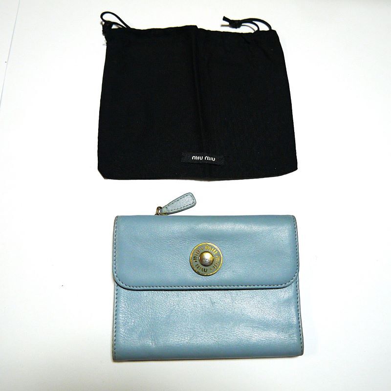 $ 美品 $ 希少!■ ミュウミュウ ■ miumiu ■ 本革 レザー製・ファスナー 小銭入れ付き ・ 3つ折り 財布 ■ スカイブルー系 ■ 送料無料拍卖