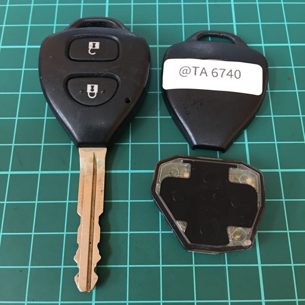 @TA6740 点灯 トヨタ純正 キーレス リモコンカローラ ノア ヴォクシー ハイエース等 2ボタン拍卖