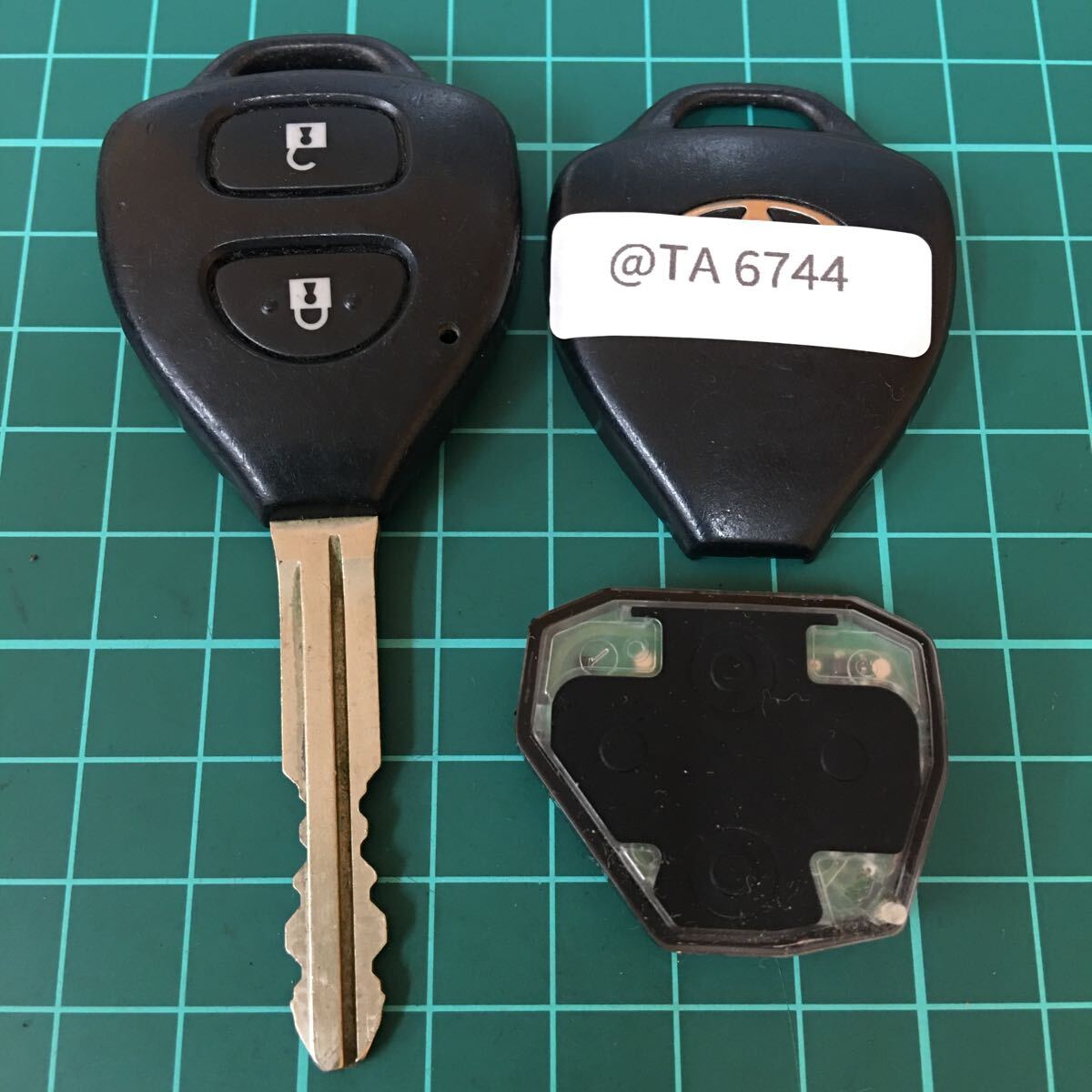 @TA6744 点灯なし トヨタ純正 キーレス リモコンカローラ ノア ヴォクシー ハイエース等 2ボタン拍卖