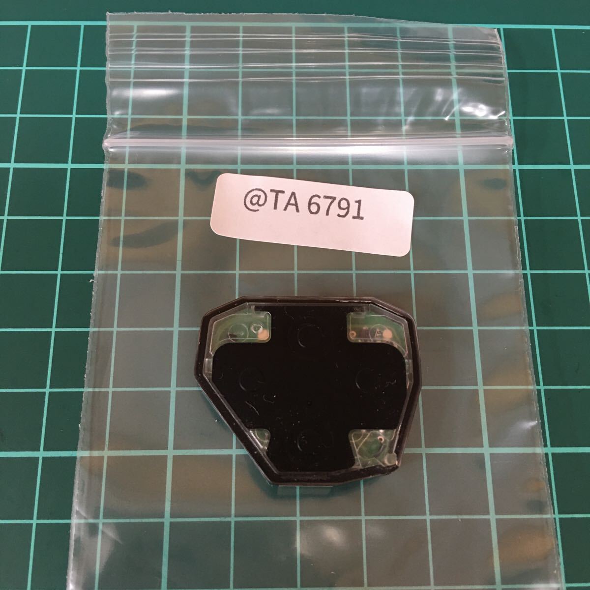 @TA6791 点灯なし 基盤のみ トヨタ 純正 キーレス リモコンカローラ ノア ヴォクシー ハイエース等 2ボタン拍卖