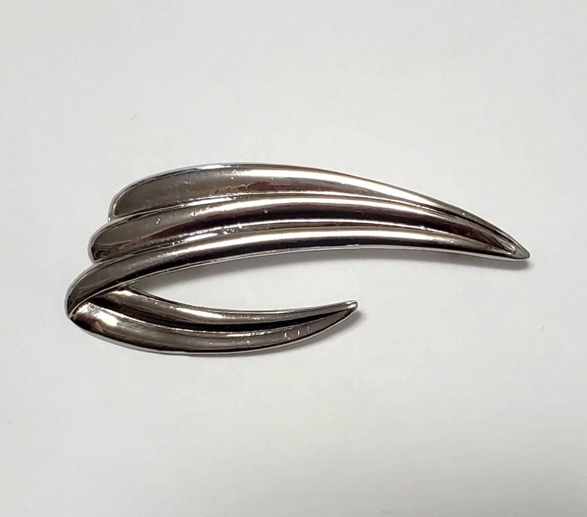 お洒落 シルバーカラー ブローチ レディース 7,8㎝ 18,7g きれいめ拍卖