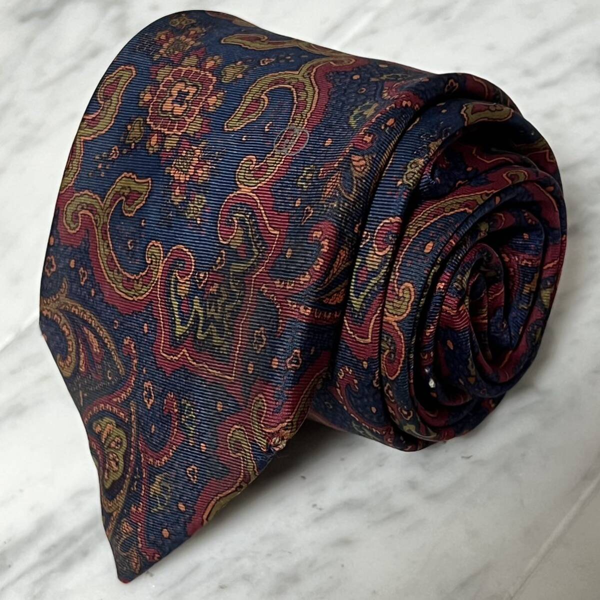 999円~ GUCCI ネクタイ ネイビー系 マルチカラー ペイズリー柄 (B1)拍卖