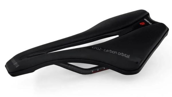 Kocevlo カーボンサドル、120g 超軽量シートクッション、通気性と快適性、レーシングレール、ディメンション143、120g拍卖