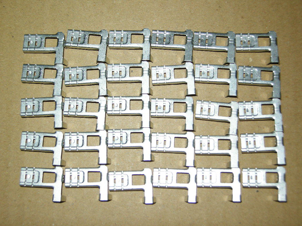 30個セット L形ファストン端子 6.3mm幅 250型 旗形 平型 端子 狭い箇所に便利! 旧車 外車 の 接続 や リレー や レギュレーター 等に拍卖