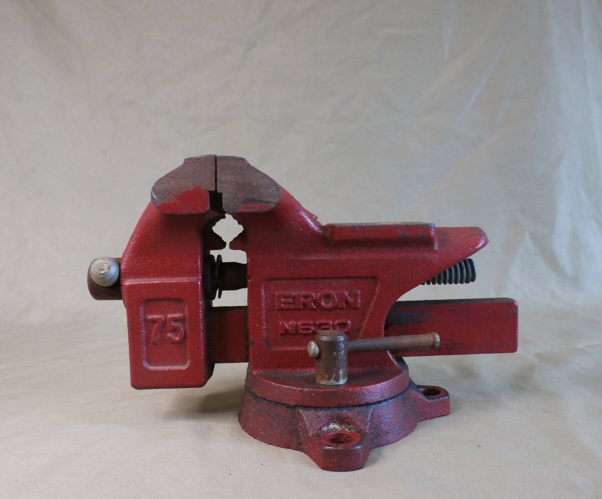 ナベヤ 回転式卓上バイス 中古出品 ハンドツール DIY 日曜大工 X 工具 卓上万力 溶接 鉄工 固定 締め付け 作業台拍卖