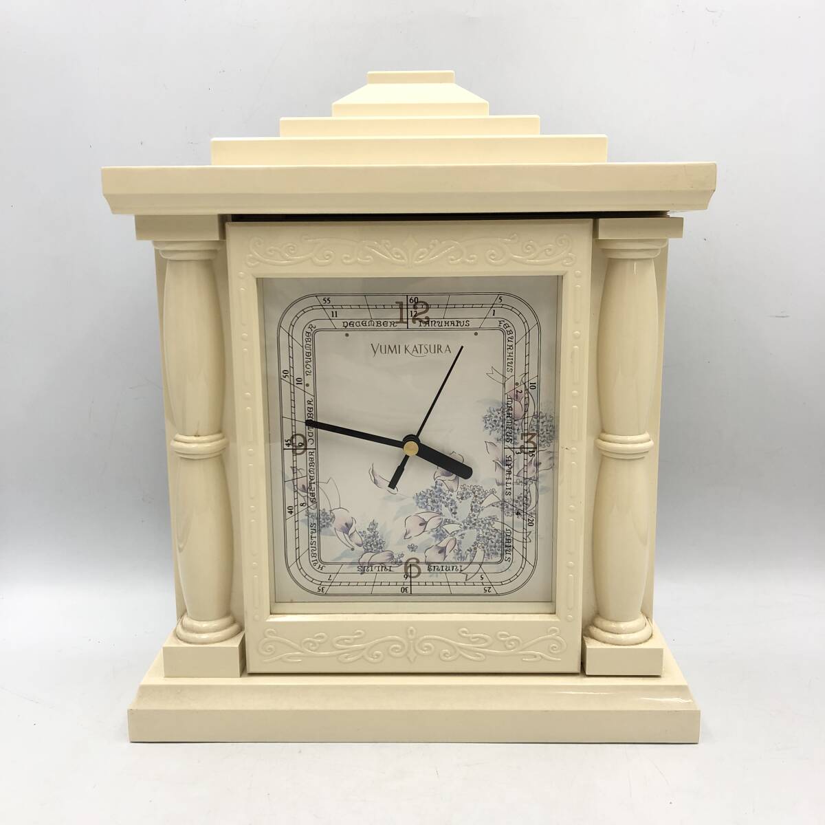 【Yumi Katsura】置時計 アナログ時計 小物入れ 隠し収納 ジャンク品 オルゴール 白 ホワイト系 レトロ拍卖