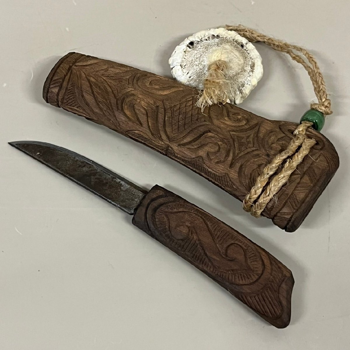アイヌ マキリ 短刀 小刀 ナイフ 根付 北海道 彫刻 木彫 アイヌ民族 狩猟 工芸 民芸品 072004w/T9(60)拍卖