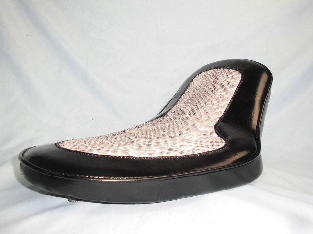 ■JAZZ50 ジャズ50 蛇柄&艶黒 純正ベース カスタムシート 拍卖