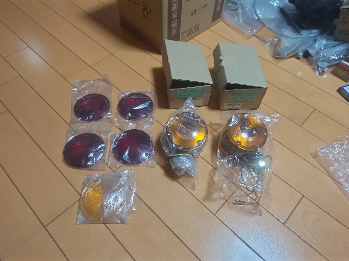 MITSUBISHI ジュピター 1962~1968年 フロントフェンダーランプ 未使用 レンズ DS-0185 三菱 JUPITER ふそう FUSO ウインカー 両面 タイコ 拍卖