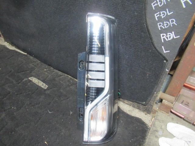 スペーシア 5AA-MK53S 右テールランプ カスタム ハイブリッドGS 4WD R06A CVT ZVR 220-5938M拍卖