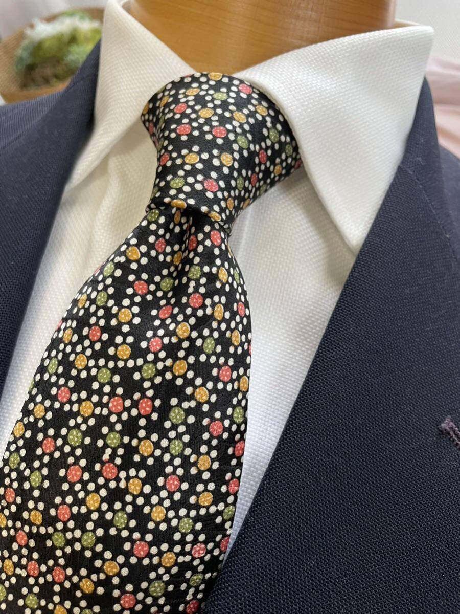 【美品】ToshiIzawa 高級シルク日本製ネクタイ ハンドメイド ブラック基調 希少 大剣約9cm拍卖