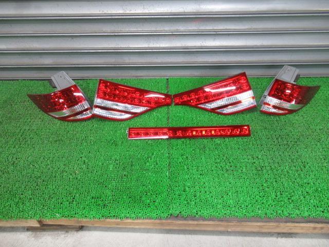 エスティマ DBA-GSR55W 左右 テールランプ 内側 外側 ガーニッシュ 81551-28470 81551-28471 /41502拍卖