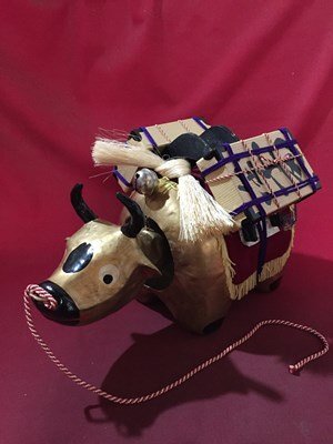 s※10* 郷土品 黄金牛 首ふり 牛べこ 1体 特大 張り子 縁起物 民芸品 現状品 置物 / TB拍卖