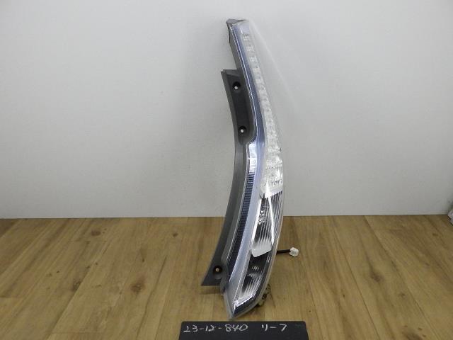 リーフ ZAA-AZE0 右テールランプ ライト レンズ NAH イチコ D115 26550-3NK1A拍卖