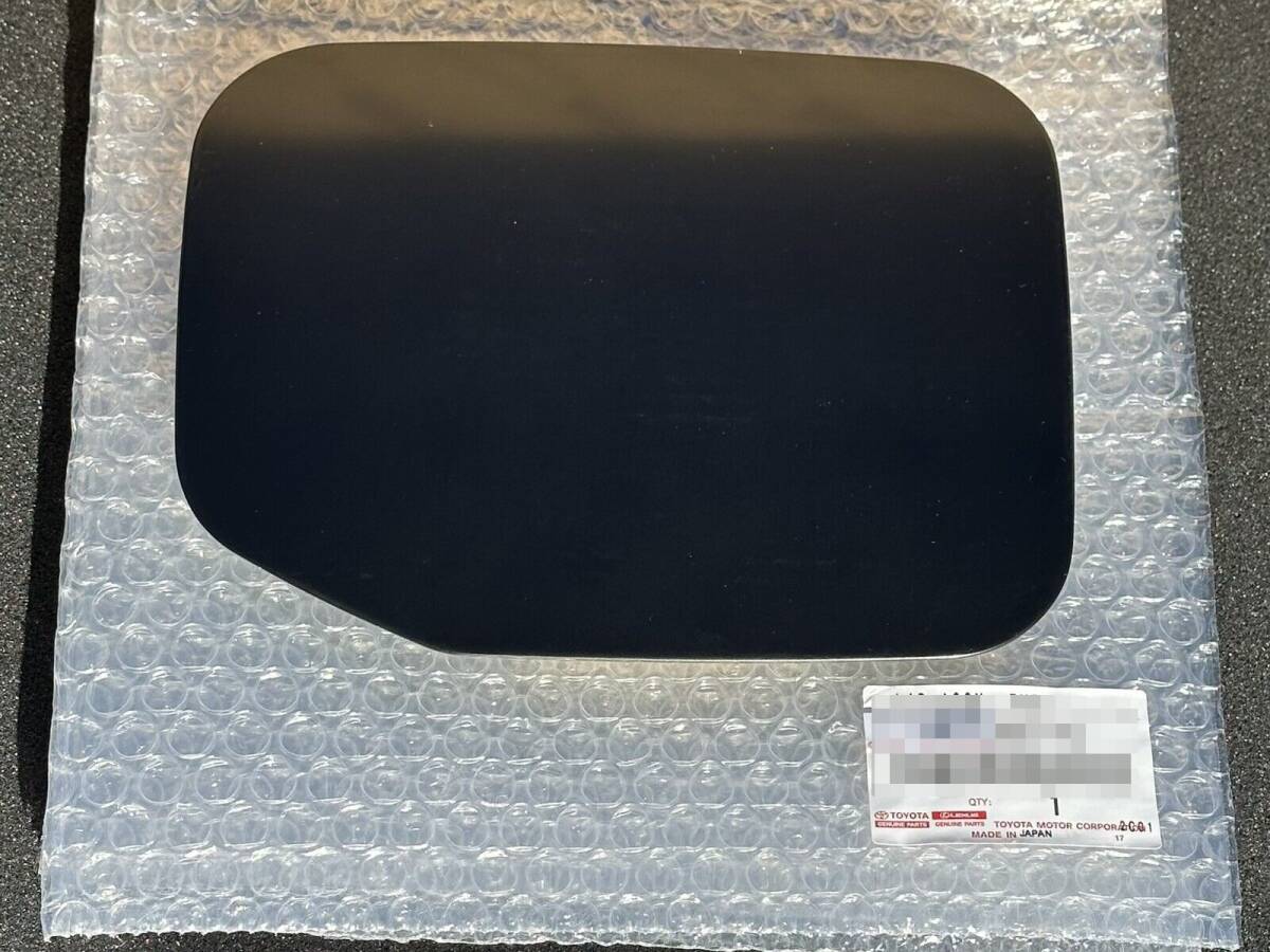 ■新品■トヨタ純正 80 ランドクルーザー ランクル フューエルカバー 給油口 カバー 拍卖