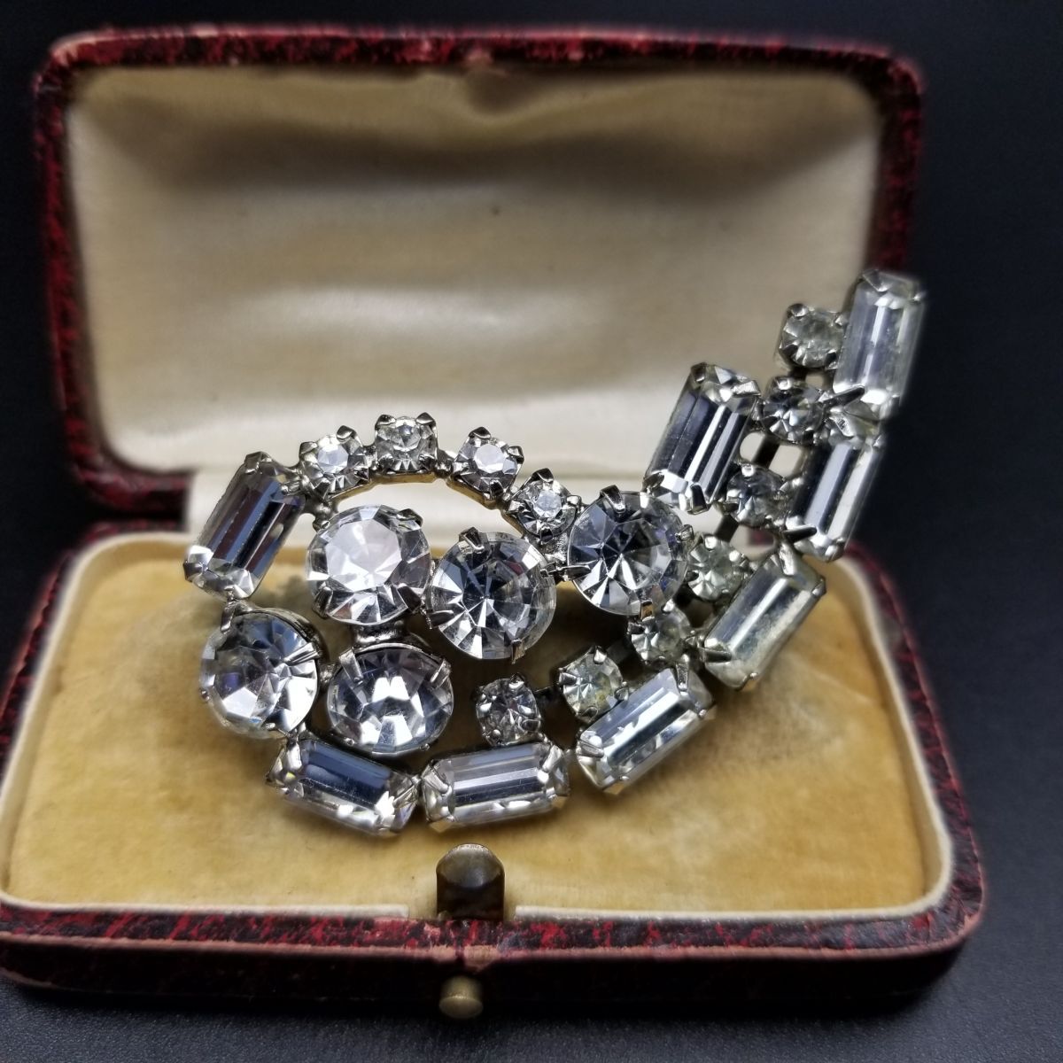 50's 風モチーフ ラインストーン ラウンド/エメラルドカット ヴィンテージ ブローチ シルバートーン 煌めきジュエリー エレガント Y17-V拍卖