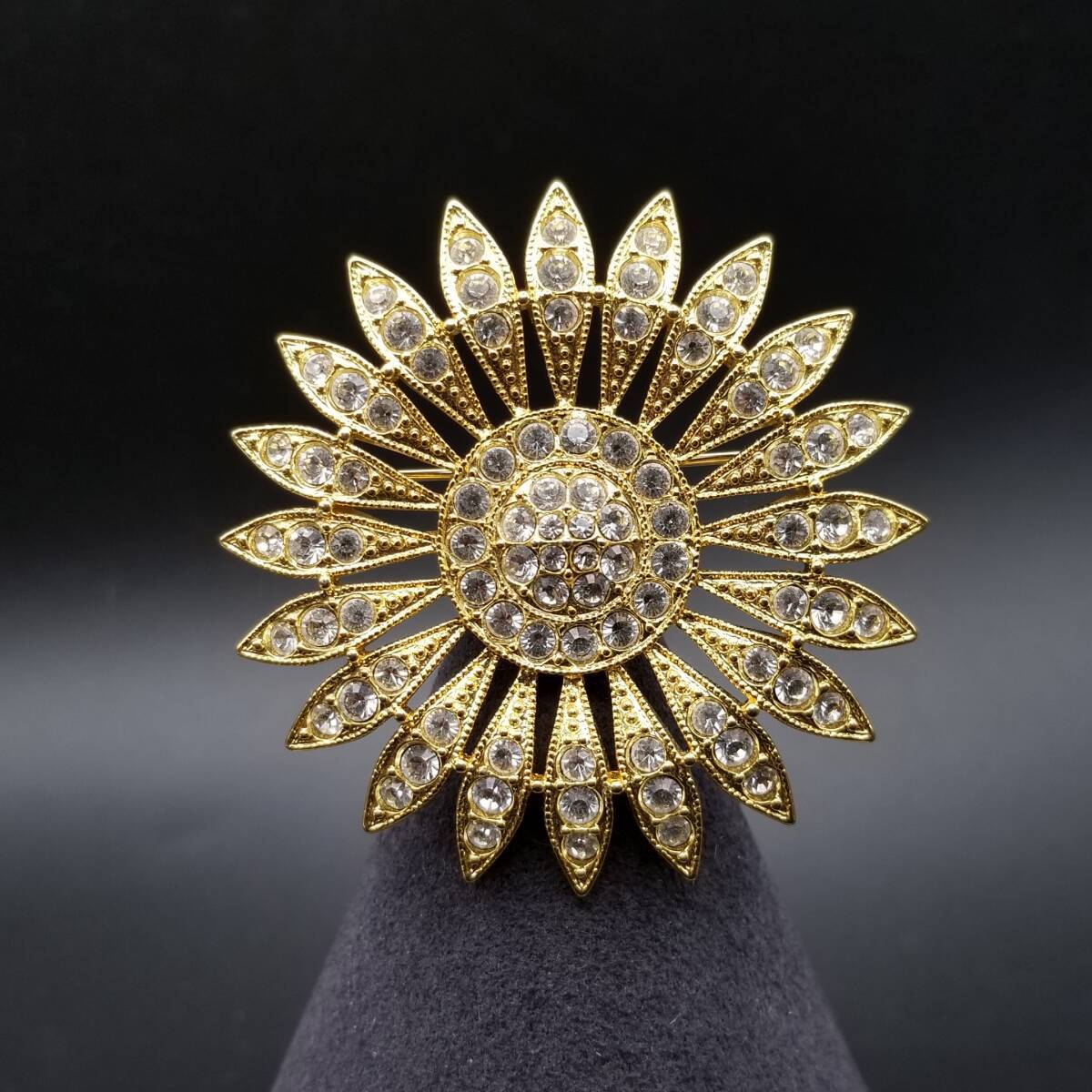 デイジー 花 ラインストーン 煌めき ヴィンテージ フラワー ブローチ ゴールドトーン エレガント 大ぶり コスチュームジュエリー Y17-X拍卖