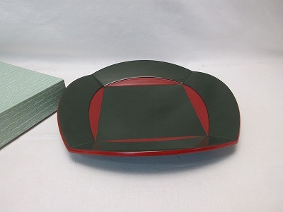 607012 【 未使用 茶道具 木製 本漆手塗 青漆爪紅 七宝盆 鵬雲斎好写 干菓子器 紙箱 】 検) 煎茶道具 茶懐石 漆芸 茶道 茶事 茶会 菓子皿ⅰ拍卖