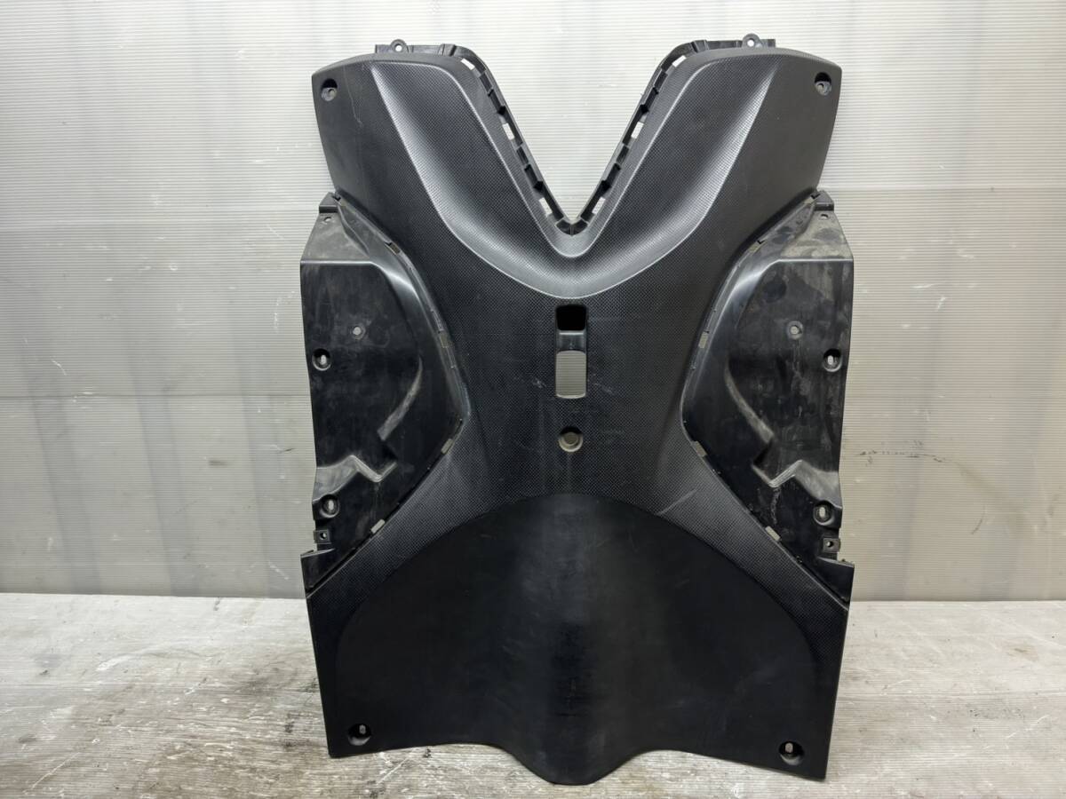 【管17】ヤマハ・トリシティ125・SE82J・純正・フロントインナーカウルステップボードパネル拍卖