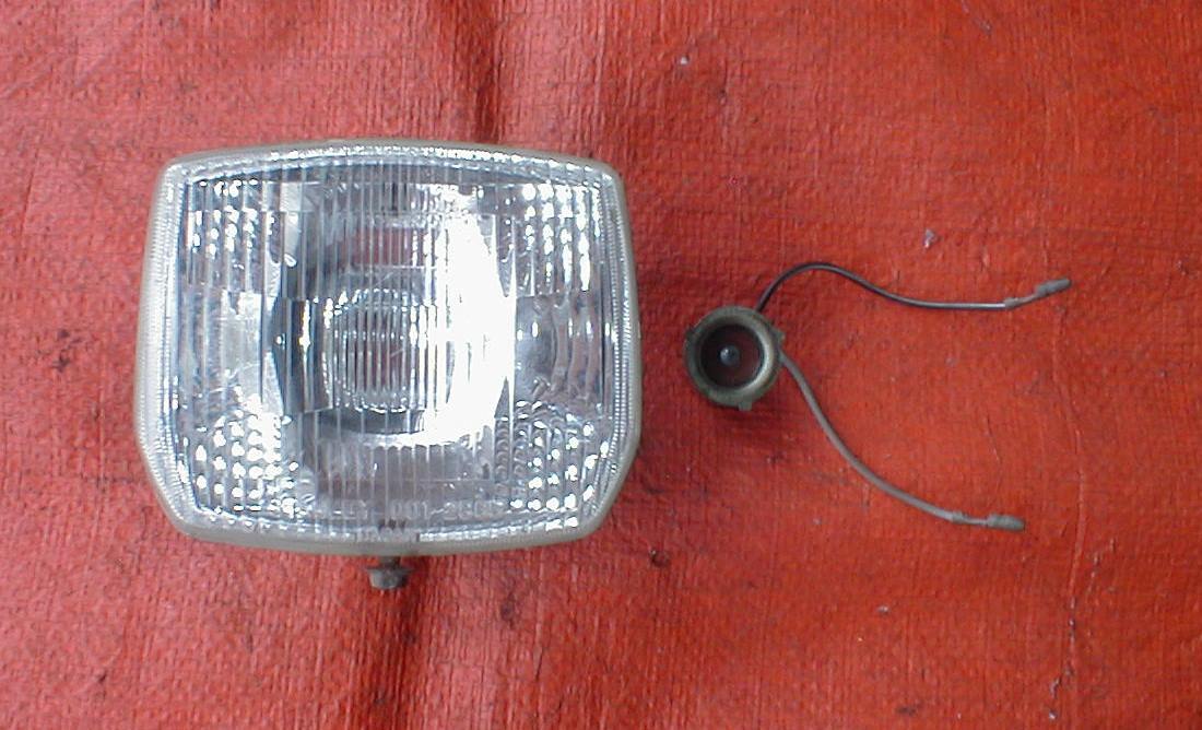 ☆★スズキ★薔薇/1983年~【ヘッドライト/上物】★☆拍卖