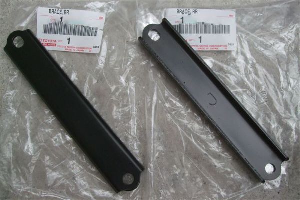 残りわずか!【未使用 トヨタ 純正流用】アルファード 20系 G'z用リアサスペンションメンバーブレース 2個セット拍卖