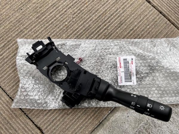 残りわずか!【未使用 トヨタ 純正】TOYOTA シエンタ P80系 DICE DICEG ヘッドランプ デイマ スイッチ拍卖