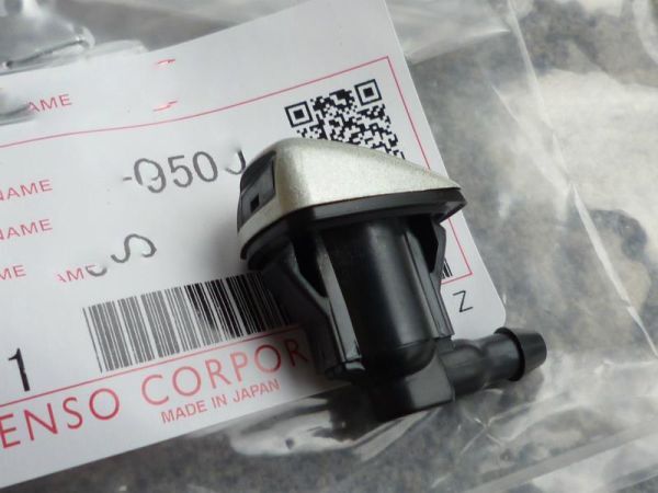 残りわずか!【未使用 トヨタ 純正流用】TOYOTA シエンタ P80系 拡散式ウォッシャーノズル拍卖
