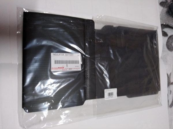 残りわずか!【未使用 トヨタ 純正流用】TOYOTA シエンタ P80系 B24用バッテリーインシュレーター拍卖