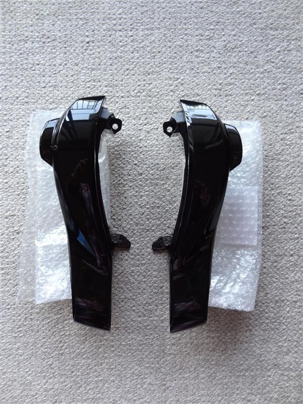 残りわずか!【未使用 トヨタ 純正】TOYOTA アクア NHP10 ステアリングオーナメント ピアノブラック 左右セット拍卖