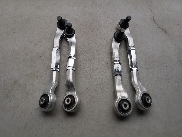 新品未使用 アウディ A6 (C6)(4F) A8 (D3)(4E) 調整式フロントアッパーリンク 調整式フロントアッパーアーム キャンバー調整拍卖