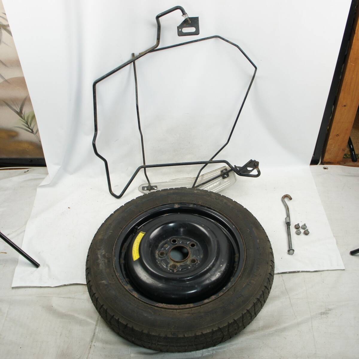 スペアタイヤ ブラケット付 RG3 ステップワゴン外し テンパータイヤ 応急タイヤ ハンガー T135/90D16 16インチ RG1 RG2 RG4 純正 @7437s拍卖