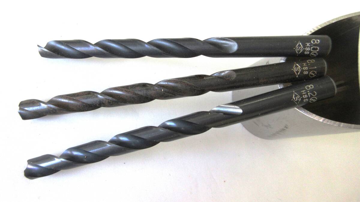 在庫処分未使用品 KOBELCOコベルコ HSSドリルΦ8.0,Φ8.1,Φ8.2各1本セット(KOBELCOコベルコ無い場合三菱マテリアルになります)拍卖