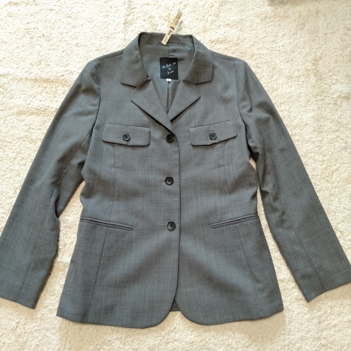 む321 アズノゥアズ サイズ1 毛 テーラードジャケット グレー 三つボタン レディース 洋服拍卖