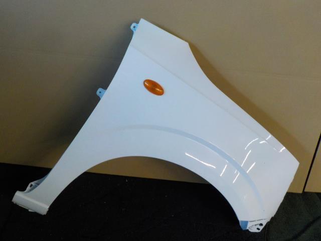 アルト HA36S 右フロントフェンダー 26U/白【個人宅宛発送不可】拍卖