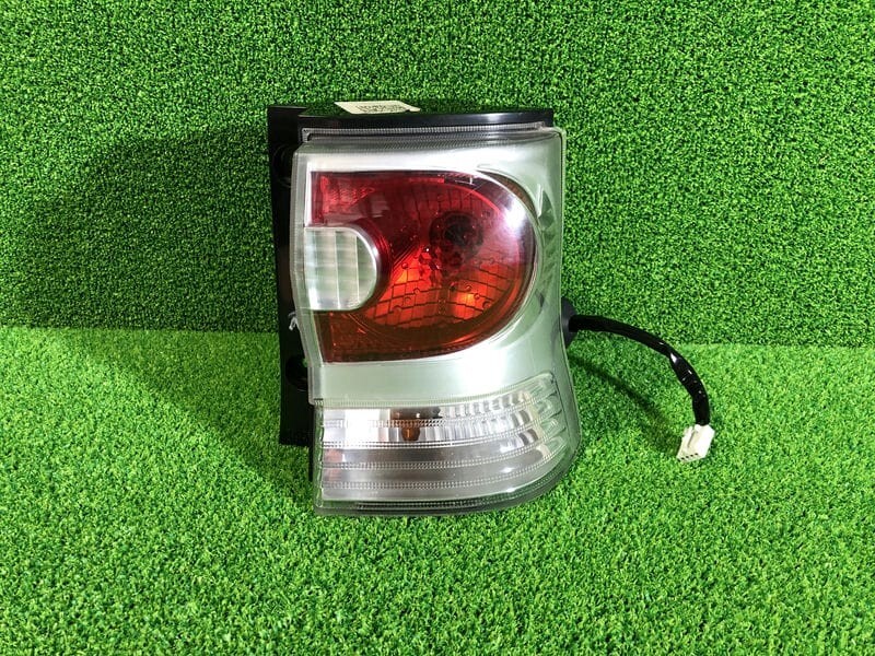 DAIHATSU ダイハツ タント カスタムX H20年 純正 右 テールライト L375S RIGHT SIDE TAIL LIGHT ID:1030拍卖