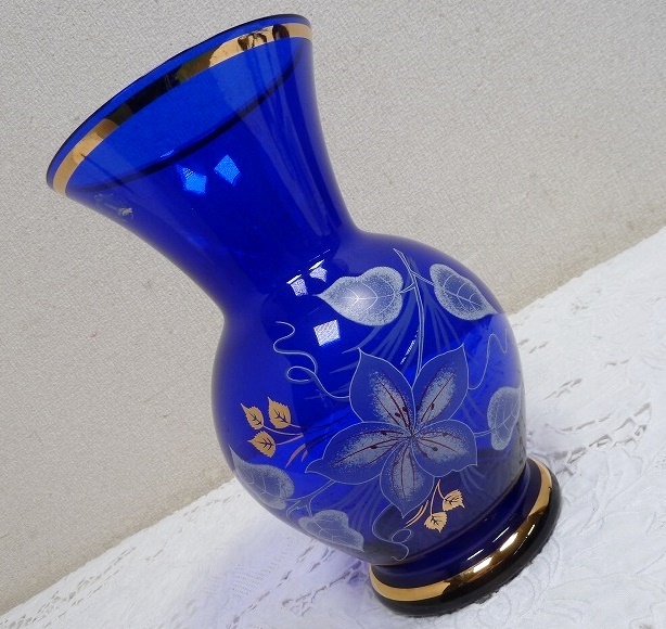 (☆BM)チェコスロバキア製/ロイヤルブルー ガラス ボヘミアングラス 青 瑠璃色 花瓶 高さ23㎝ フラワーベース 花柄 拍卖