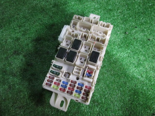【A62967】◇デイズ B21W ヒューズボックス 8637B002拍卖