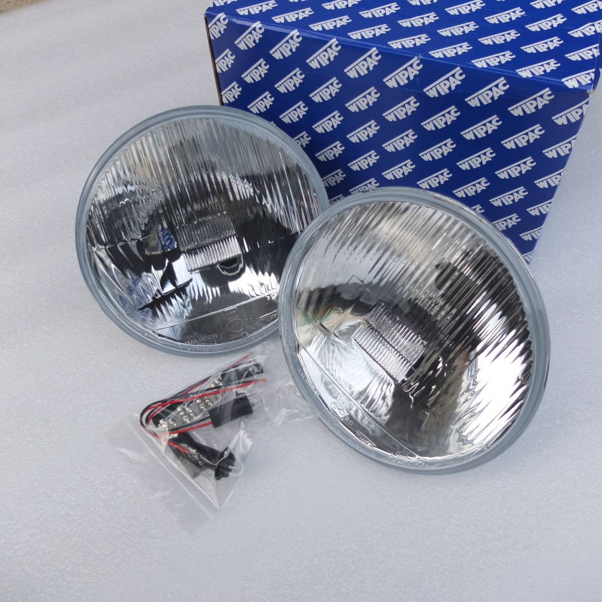 ワイパック製 H4バルブ付きヘッドライトセット(新品)拍卖